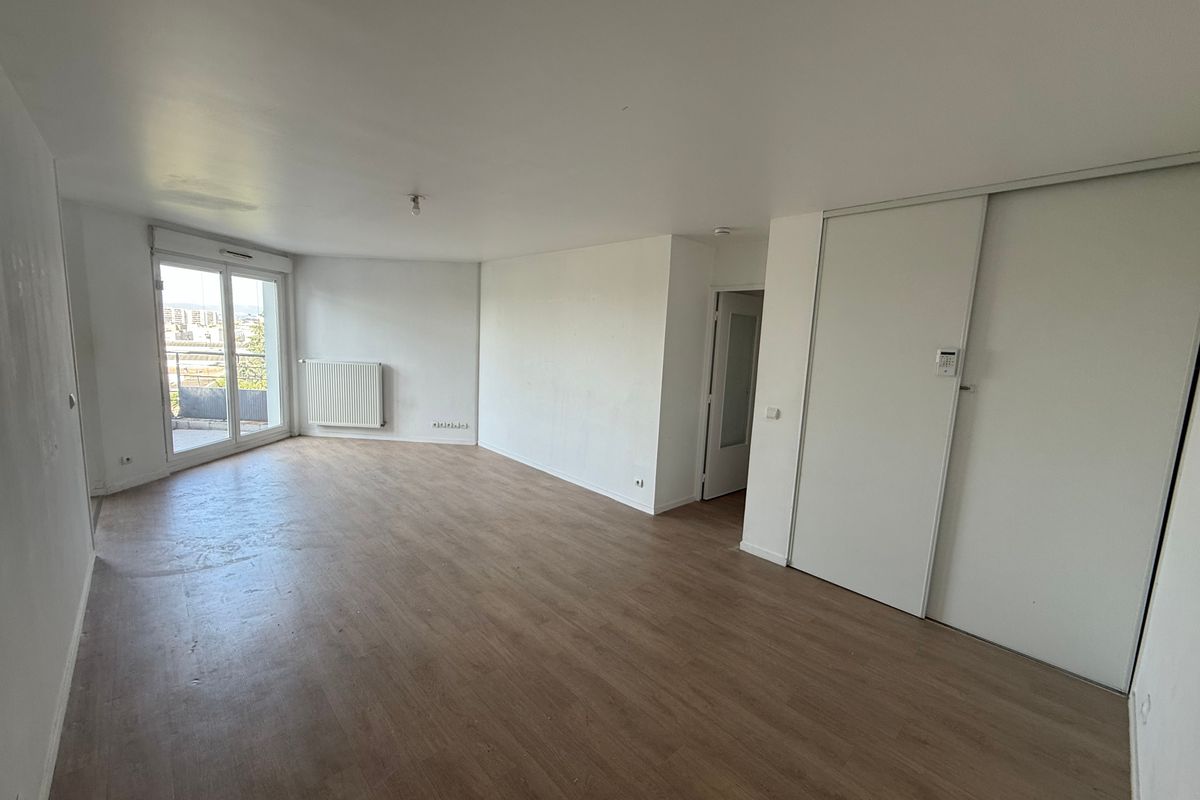 T3 de 71 m² à Saint-Priest, Carré Rostand