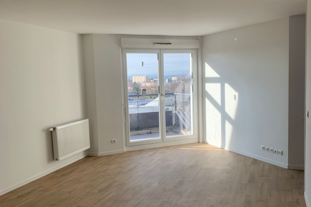T3 de 71 m² à Saint-Priest, Carré Rostand