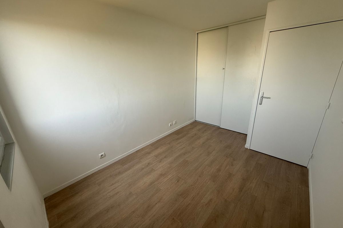 T3 de 71 m² à Saint-Priest, Carré Rostand
