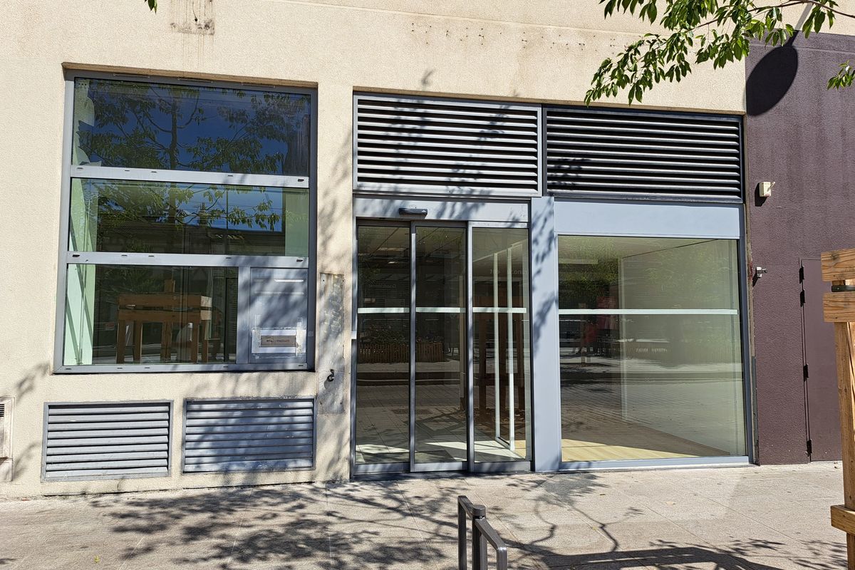 Local commercial ou professionnel de 213 m² - VILLEURBANNE — photo 8